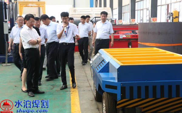 AGV機(jī)器人持續(xù)火熱，新領(lǐng)域帶來發(fā)展新機(jī)遇，水泊焊割自主研發(fā)的AGV小車